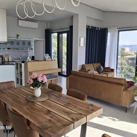 Willa Luxury With Stunning Panoramic Views In Tirana!